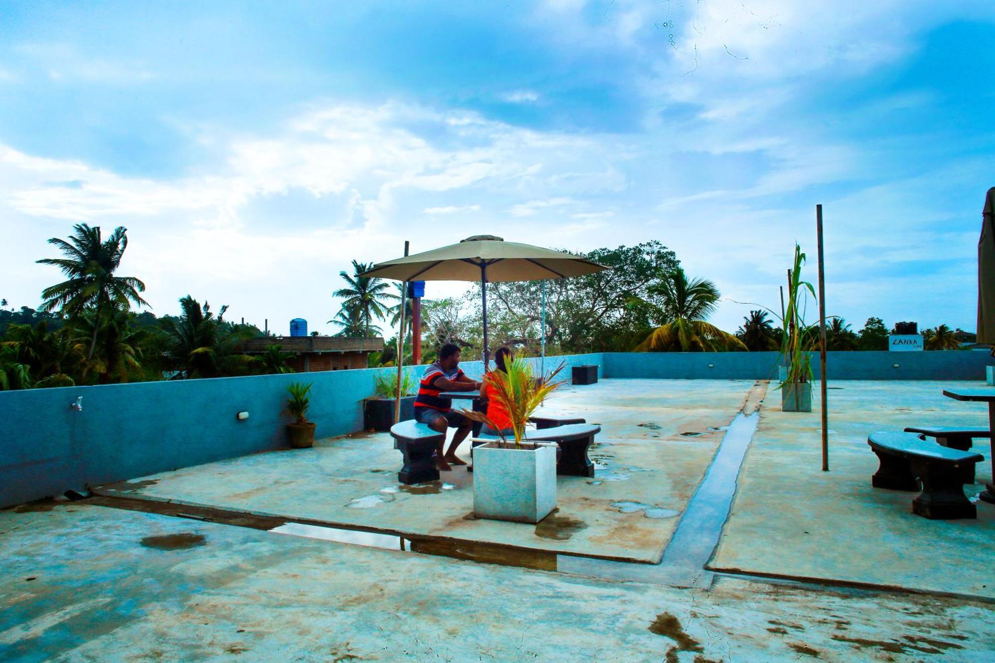 Isindu Sky Lodge Mirissa Bagian luar foto