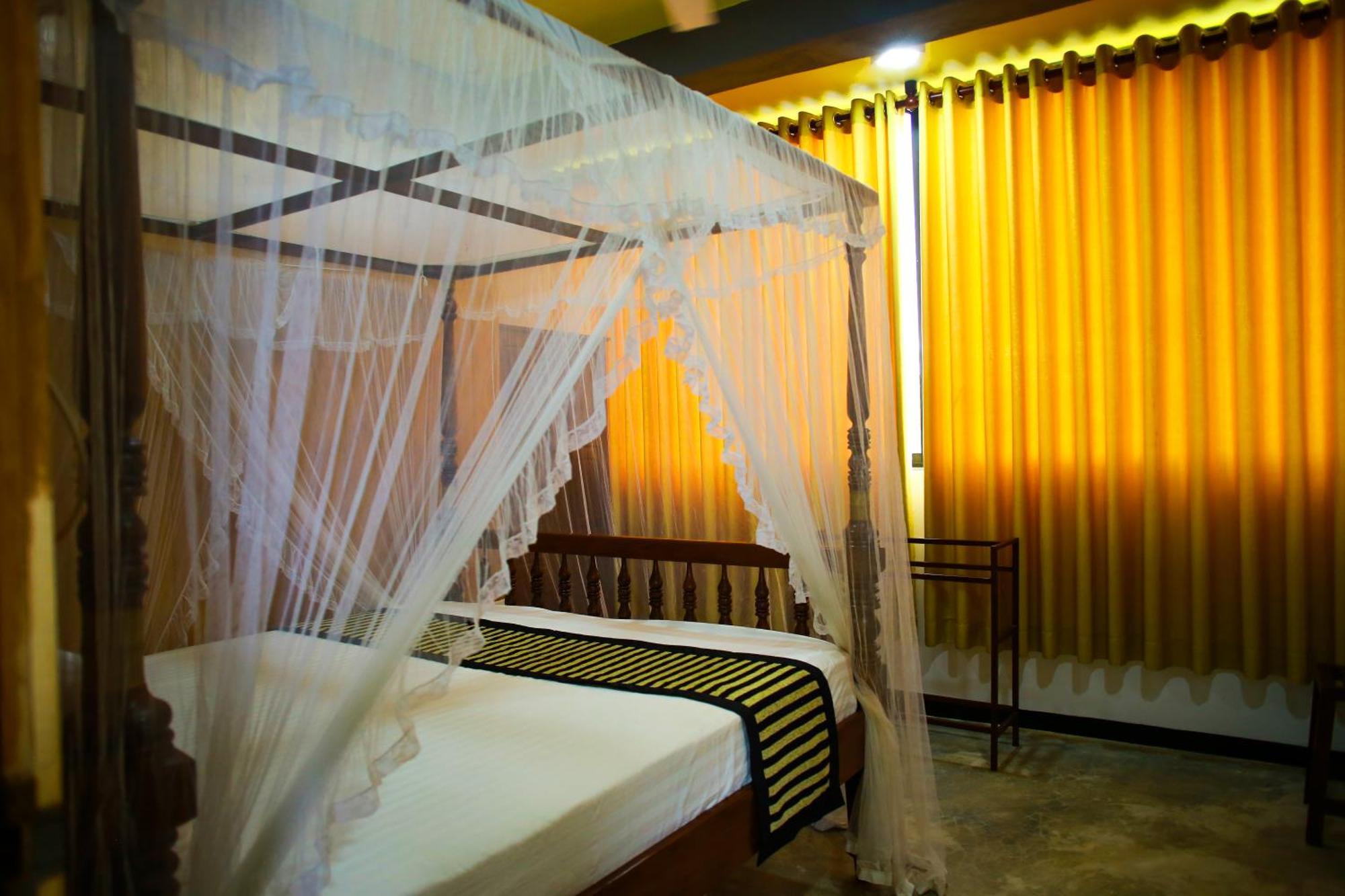 Isindu Sky Lodge Mirissa Bagian luar foto
